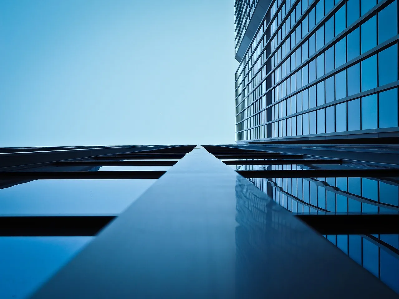 What Does Wealth Mean in 2023? Insights ๐ from the Schwab Wealth Survey. 3 Charls_Schwab_webpage