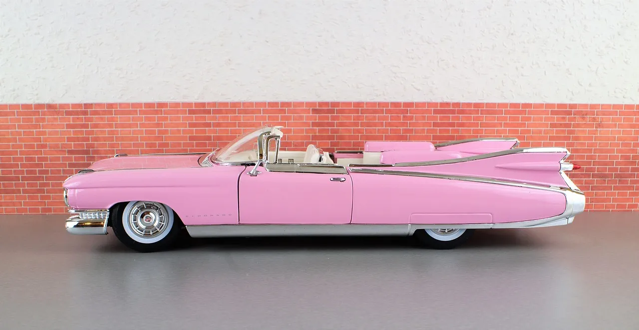 Revealing Warren Buffett Car Choices That Inspire You in 2023 5 Warren_Buffett_Car_2006_cadillac